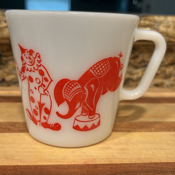 Vintage Pyrex milk glass circus scene teacup - Picture 3 of 5